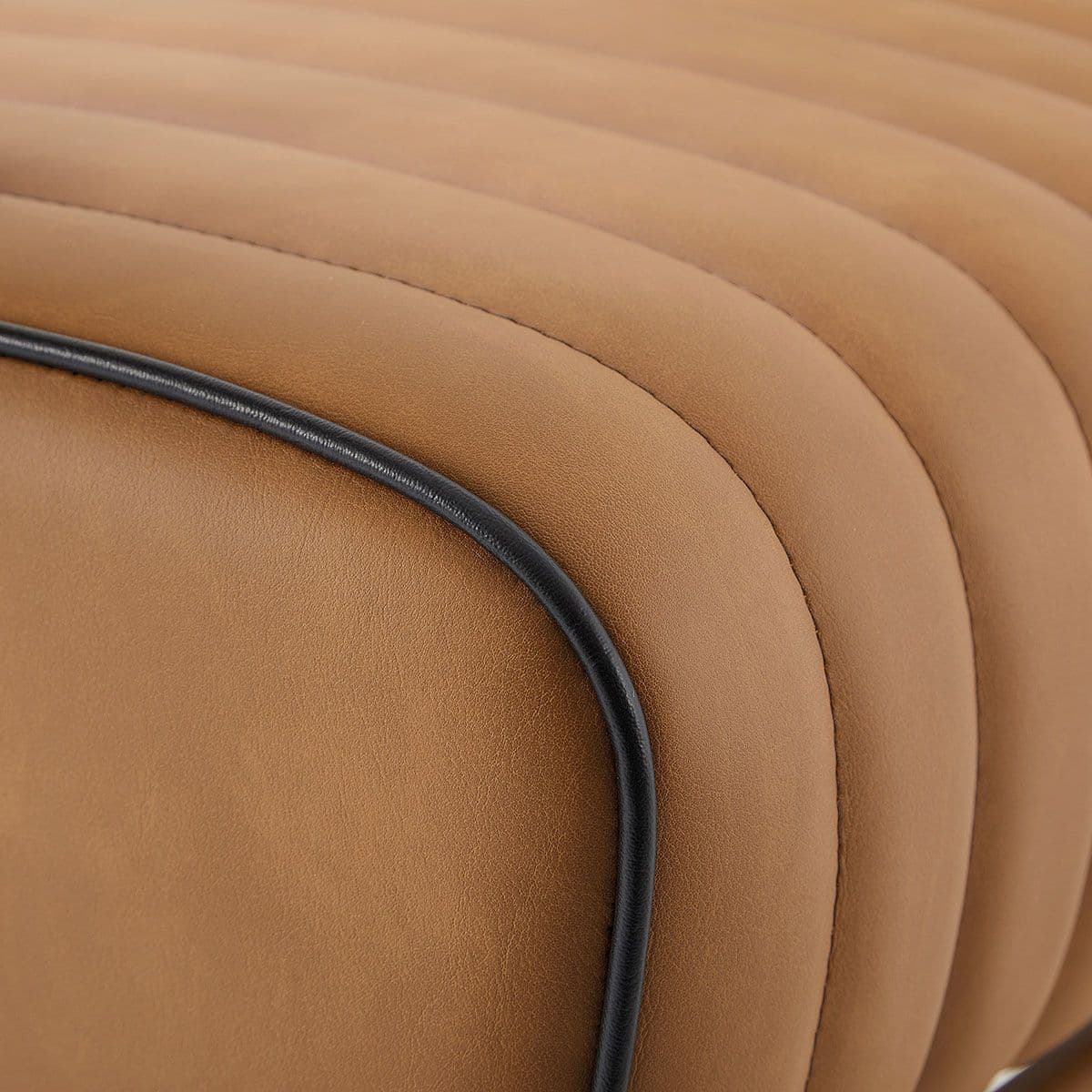 REM Kingsman Classic Barber Chair Black